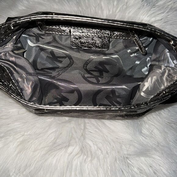 Micheal Kors metallic clutch y3k